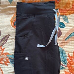 Figs Kade Cargo Scrubs in Black